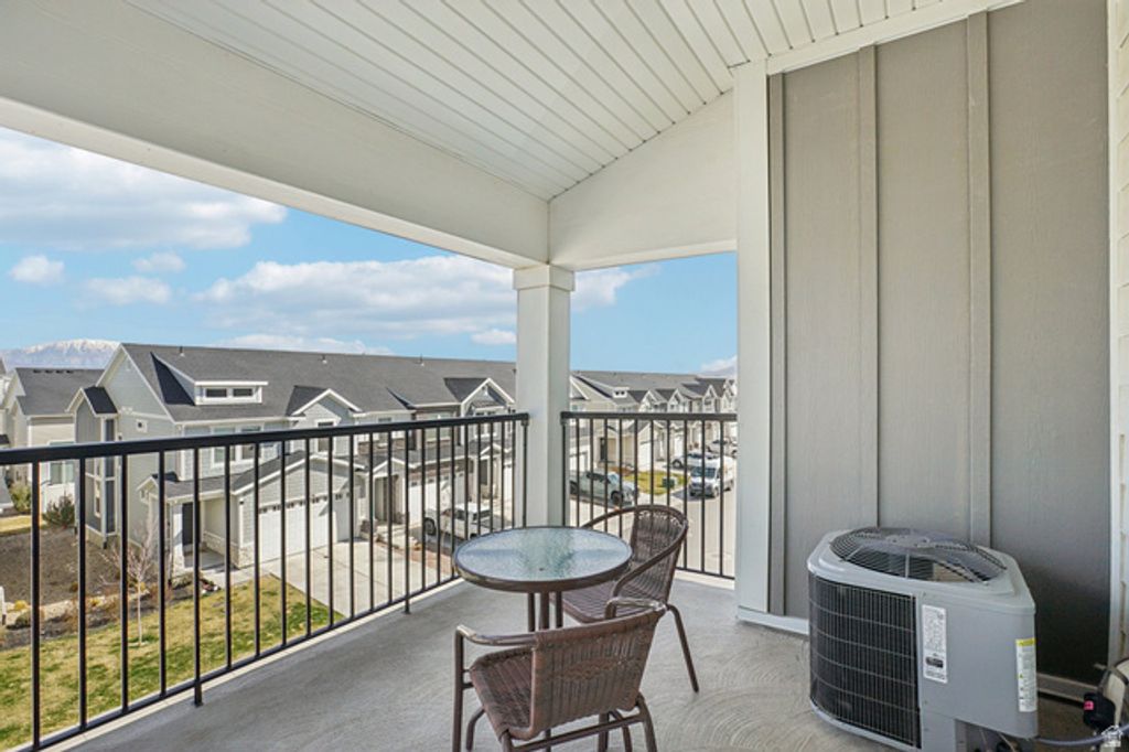 Image 16 of property listing at 1787 N FESTIVE WAY #B304, Saratoga Springs, UT 84045