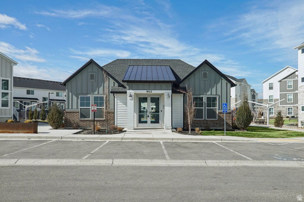 Image 30 of property listing at 1787 N FESTIVE WAY #B304, Saratoga Springs, UT 84045