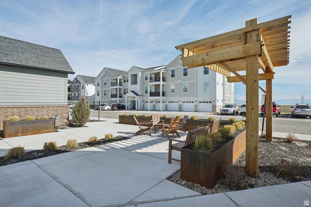 Image 31 of property listing at 1787 N FESTIVE WAY #B304, Saratoga Springs, UT 84045