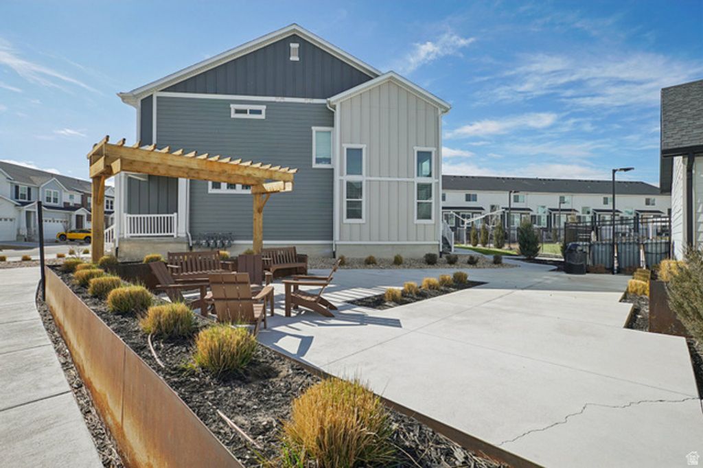 Image 32 of property listing at 1787 N FESTIVE WAY #B304, Saratoga Springs, UT 84045