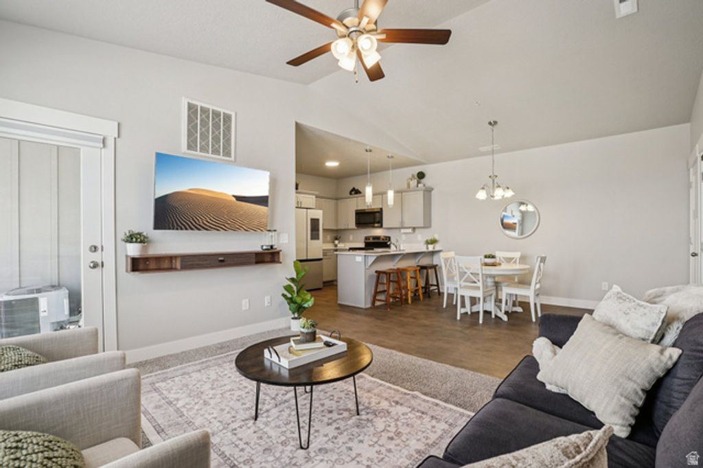 Image 7 of property listing at 1787 N FESTIVE WAY #B304, Saratoga Springs, UT 84045