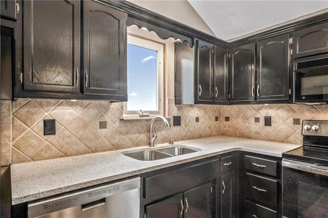 13815 S Acuff Street, Olathe, KS 66062