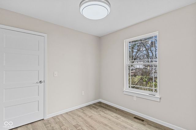 161 S Fifth Street, Austin, IN 47102