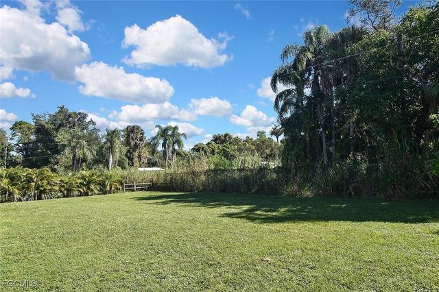 1922 Flamingo DR, North Fort Myers, FL 33917