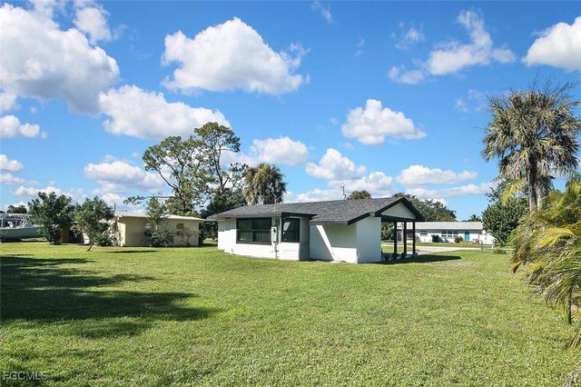 1922 Flamingo DR, North Fort Myers, FL 33917