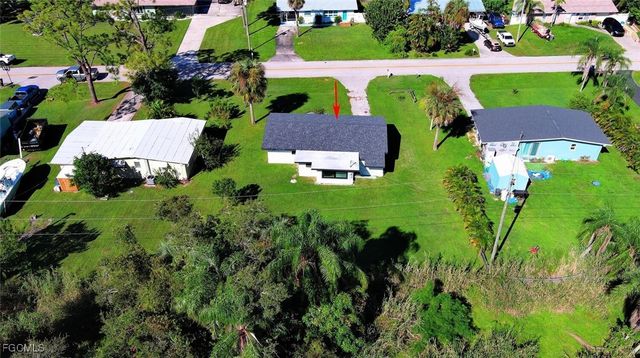 1922 Flamingo DR, North Fort Myers, FL 33917