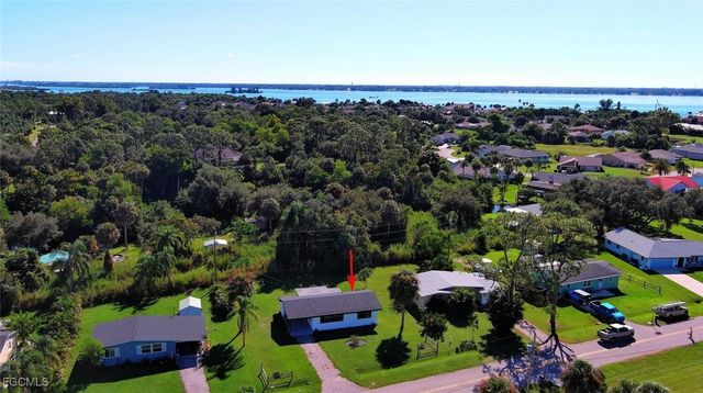 1922 Flamingo DR, North Fort Myers, FL 33917
