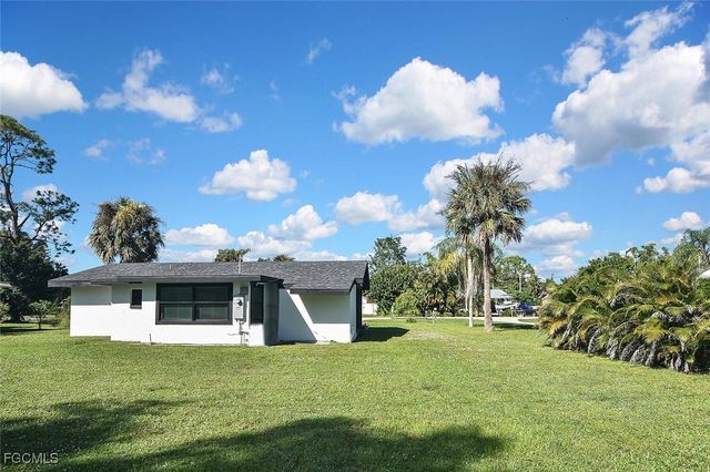 1922 Flamingo DR, North Fort Myers, FL 33917