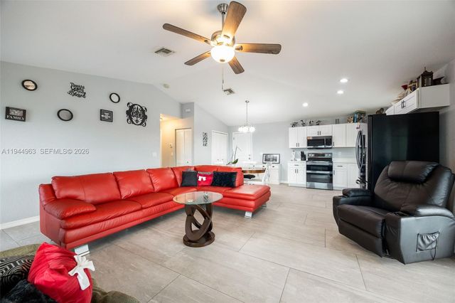 1053 SW Lock Ln, Moore Haven, FL 33471