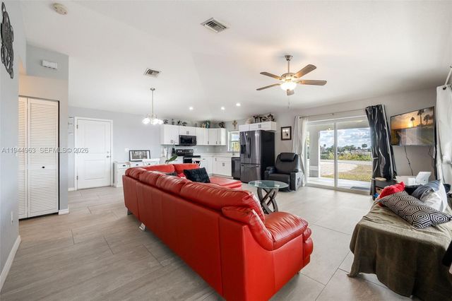 1053 SW Lock Ln, Moore Haven, FL 33471