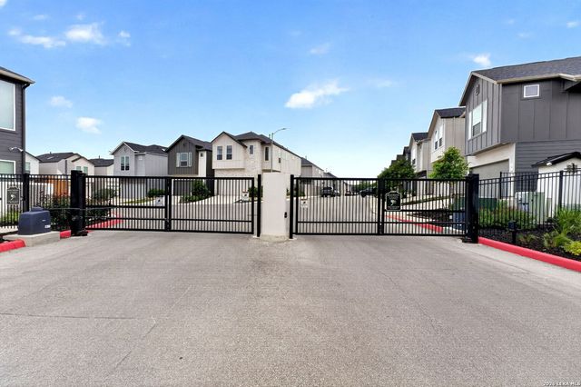 8851 Oakland Rd Unit 61, San Antonio, TX 78240