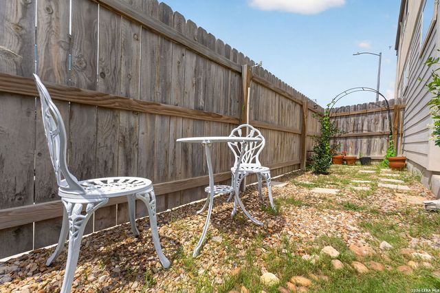 8851 Oakland Rd Unit 61, San Antonio, TX 78240