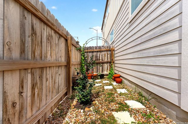 8851 Oakland Rd Unit 61, San Antonio, TX 78240