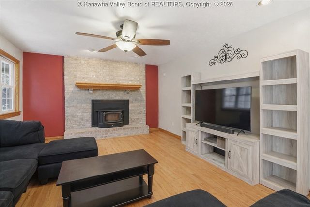 1477 Woods Drive, St Albans, WV 25177