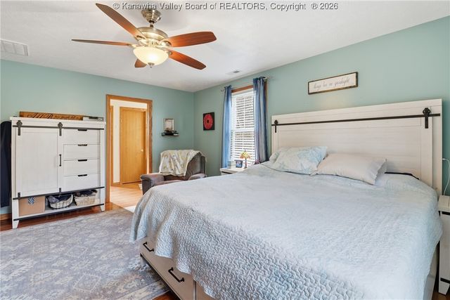 1477 Woods Drive, St Albans, WV 25177