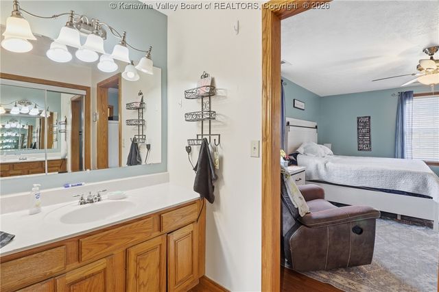 1477 Woods Drive, St Albans, WV 25177