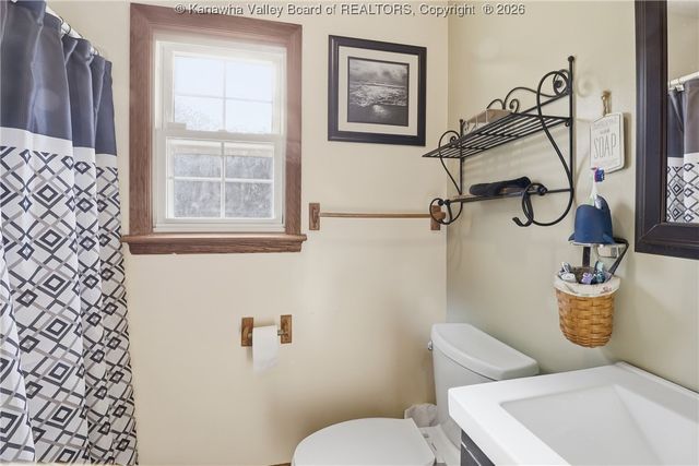 1477 Woods Drive, St Albans, WV 25177