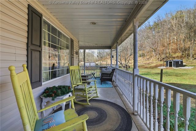 1477 Woods Drive, St Albans, WV 25177