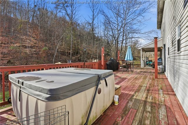 1477 Woods Drive, St Albans, WV 25177