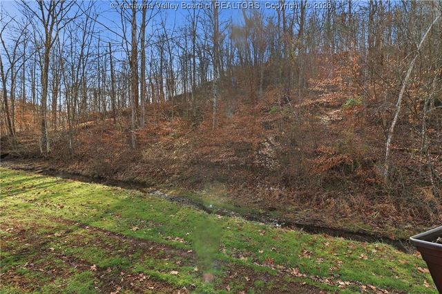 1477 Woods Drive, St Albans, WV 25177