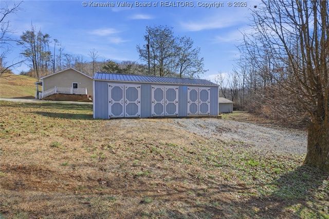 1477 Woods Drive, St Albans, WV 25177