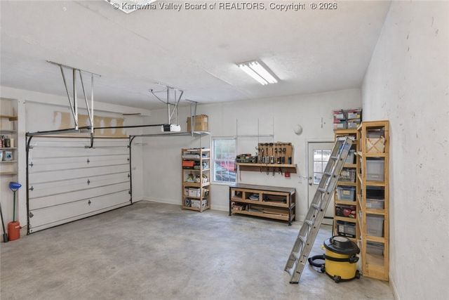 1477 Woods Drive, St Albans, WV 25177