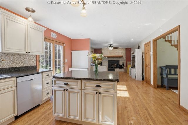 1477 Woods Drive, St Albans, WV 25177