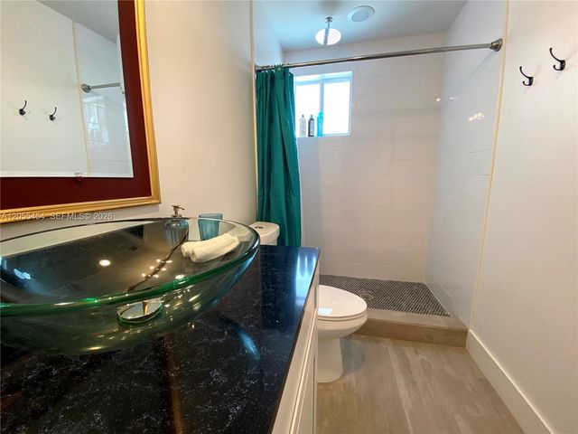 427 NW 34th Street 4, Miami, FL 33127