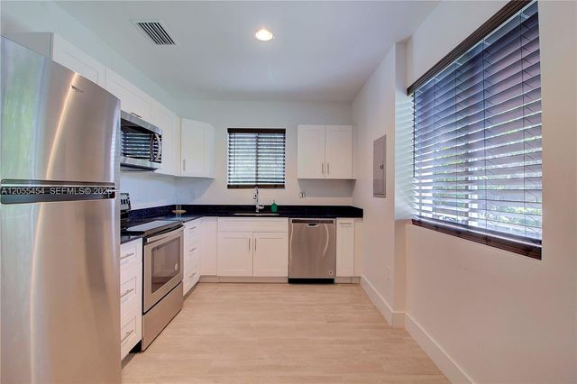 427 NW 34th Street 4, Miami, FL 33127