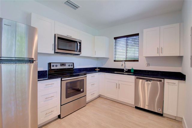 427 NW 34th Street 4, Miami, FL 33127