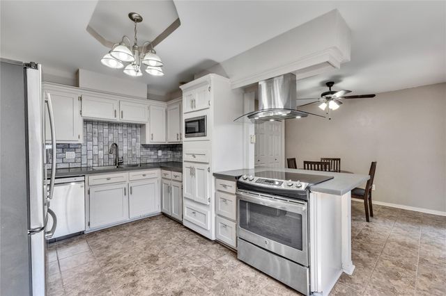 6215 Greenway Forest Lane, Houston, TX 77088