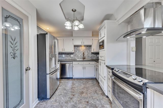 6215 Greenway Forest Lane, Houston, TX 77088