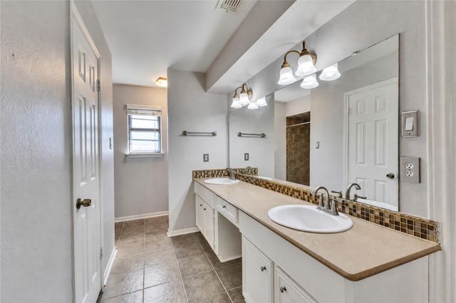 6215 Greenway Forest Lane, Houston, TX 77088
