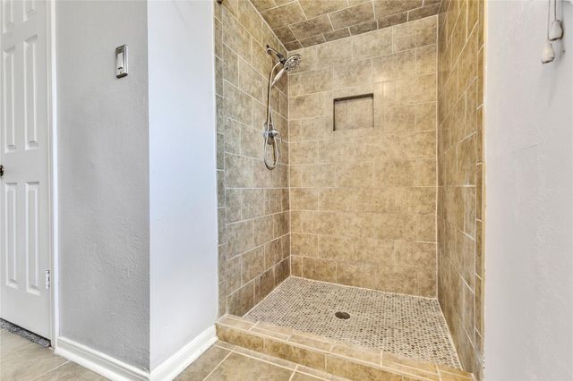 6215 Greenway Forest Lane, Houston, TX 77088