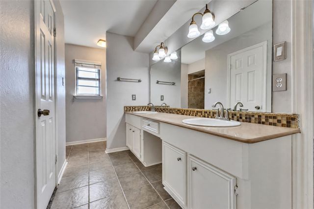 6215 Greenway Forest Lane, Houston, TX 77088