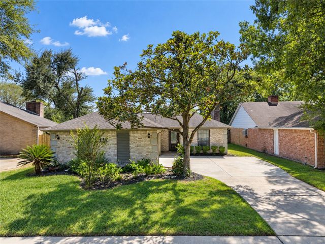 6215 Greenway Forest Lane, Houston, TX 77088