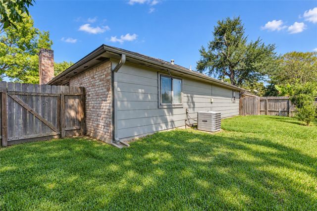 6215 Greenway Forest Lane, Houston, TX 77088