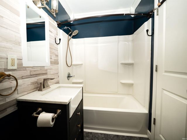 3945 W Walnut Leaf Drive, Bloomington, IN 47403