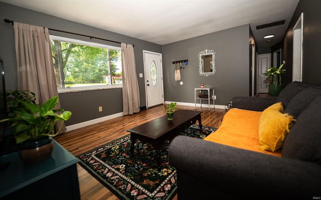 3945 W Walnut Leaf Drive, Bloomington, IN 47403