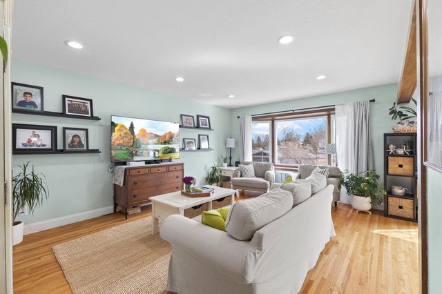 4409 W 98th Street, Bloomington, MN 55437