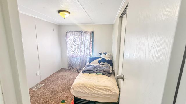 2626 Oak Hill Court E, Maplewood, MN 55119
