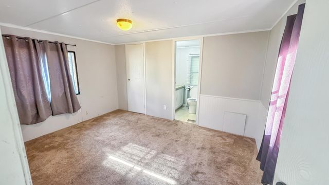 2626 Oak Hill Court E, Maplewood, MN 55119