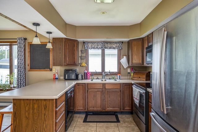 1508 N LEONA STREET, Appleton, WI 54911