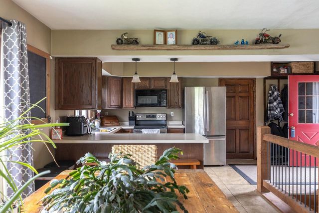 1508 N LEONA STREET, Appleton, WI 54911