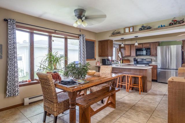 1508 N LEONA STREET, Appleton, WI 54911