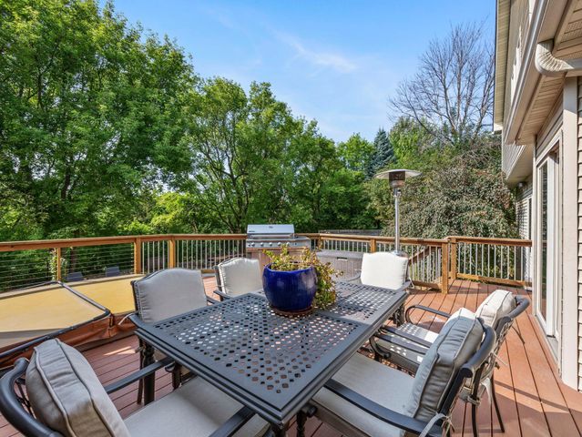 670 Weston Ridge Parkway, Chaska, MN 55318