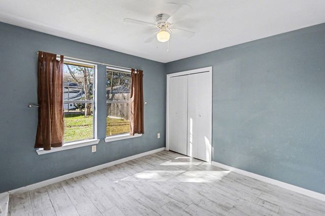 1306 W Stroker Road, Crosby, TX 77532