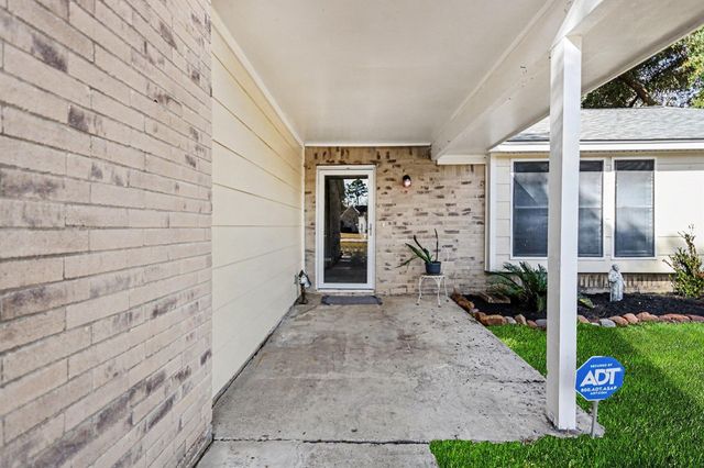 1306 W Stroker Road, Crosby, TX 77532