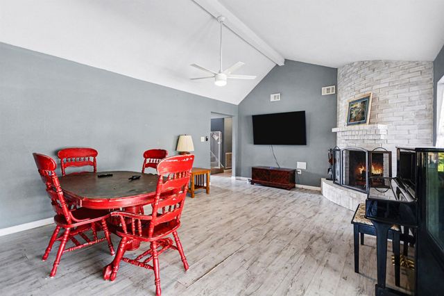 1306 W Stroker Road, Crosby, TX 77532