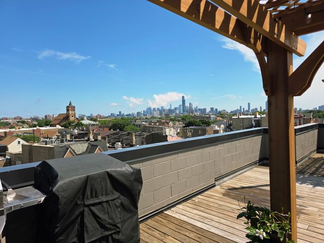 2135 W Cermak Road 4N-PH, Chicago, IL 60608